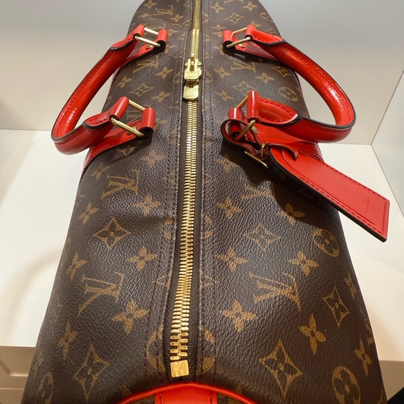 Louis Vuitton Monogram and Red Trim Keepall Bandouliere 50 - Picture 7 of 12